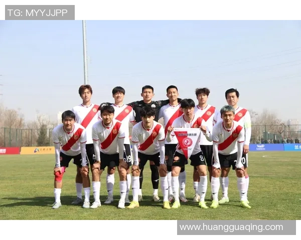 足球巨星喝一小瓶神秘饮品背后隐藏的健康秘密与竞技表现提升效果