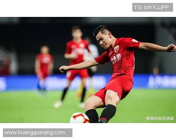 足球球星专访:从赛场到人生梦想的背后故事 足球球星专访:从赛场到人生梦想的背后故事